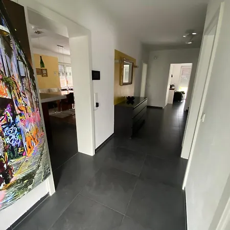 Haus Mit Garten Und 2 Schlafzimmern