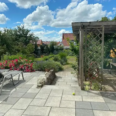 Haus Mit Garten Und 2 Schlafzimmern