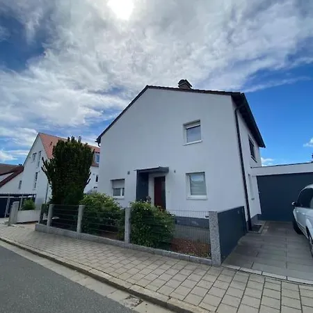 Haus Mit Garten Und 2 Schlafzimmern Apartment
