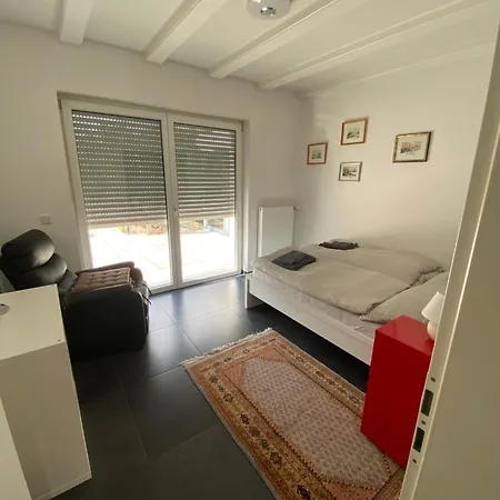 Haus Mit Garten Und 2 Schlafzimmern Apartment *
